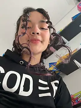 Camilla Miller01 online show from March 18, 8:47 pm