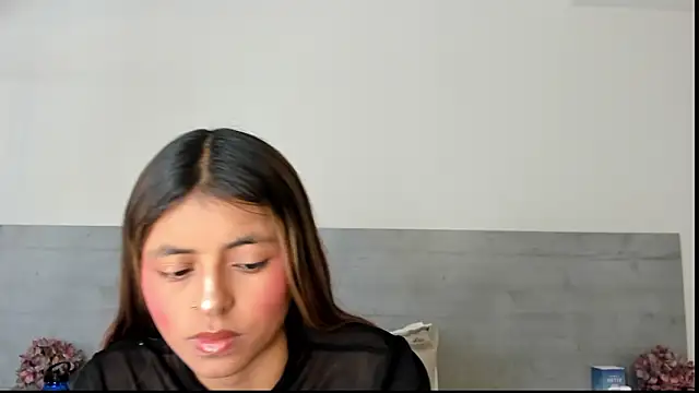 sunnyWhitee online show from March 21, 7:19 pm