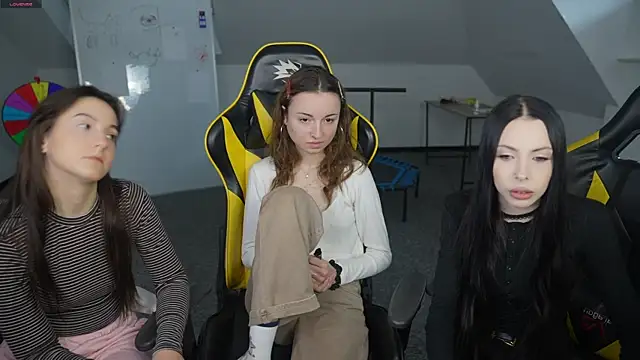 VivianSweet  online show from April 7, 10:28 am