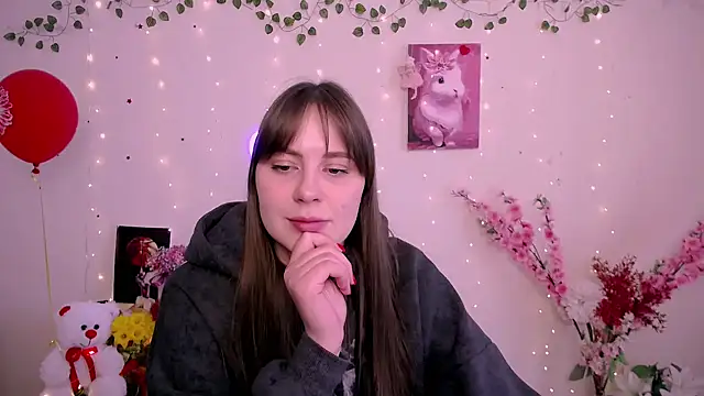 Amanda Bright  online show from April 14, 10:37 am