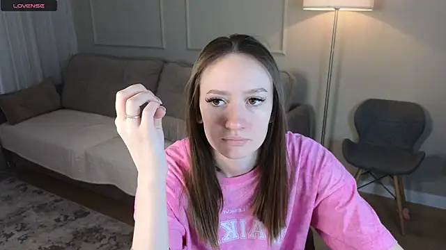 cutienaughtygirl online show from April 5, 3:16 am