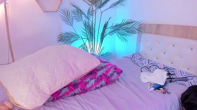 Hadid Jimenez  online show from March 9, 7:39 pm