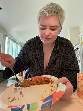 scorpiomoonbaby online show from April 17, 5:04 pm