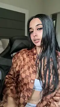 LilMisIndianx online show from May 17, 2:05 pm