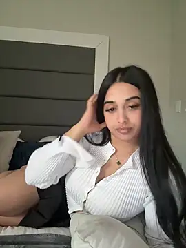 LilMisIndianx online show from December 17, 3:05 pm