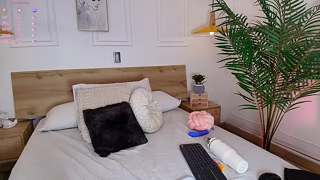Mariee rosee online show from June 12, 3:47 am