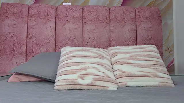 emmacurvy online show from April 7, 3:08 am