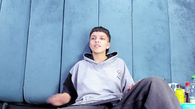 Megan Thompson  online show from March 8, 2:15 am