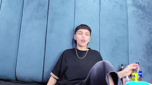 Megan Thompson  online show from March 15, 2:46 am