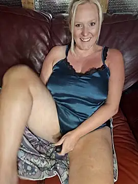 Bouncy-Bella28X online show from May 31, 11:16 am