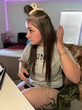 Alix Valentine online show from April 4, 7:02 pm