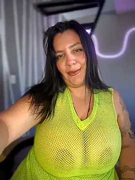 victoria amatista  online show from March 3, 5:30 pm