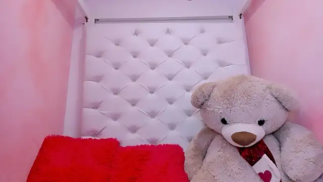 eimy skinny  online show from March 25, 1:58 pm