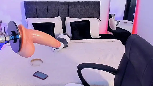 Taylormaxwell online show from March 13, 9:38 pm