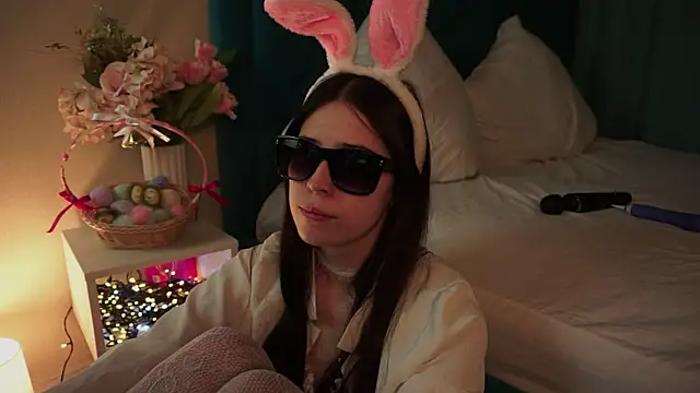 ywixos online show from April 3, 3:32 pm