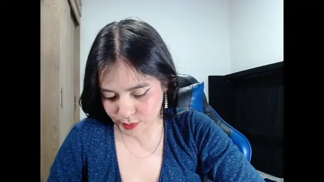 EloiseJun online show from July 11, 4:56 am