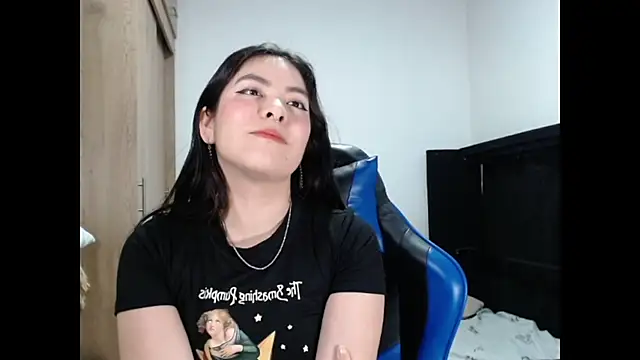 EloiseJun online show from July 31, 4:13 am