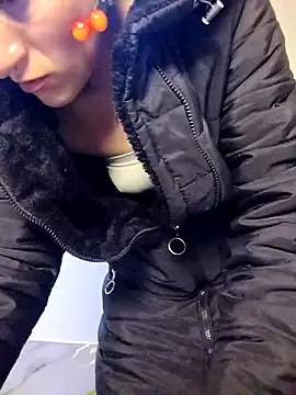 Oriana111 online show from March 22, 3:34 am