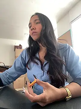 effie castroo online show from February 23, 4:28 pm