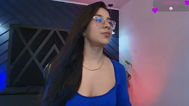 zoe martins  online show from March 3, 5:30 pm