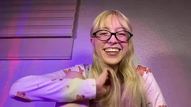 ReenKitty online show from August 5, 5:03 am