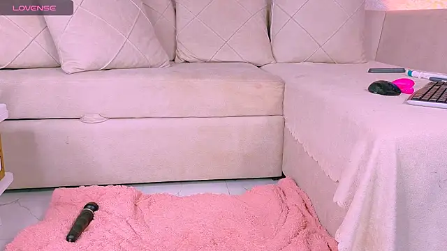 marrenaa online show from September 22, 7:07 am