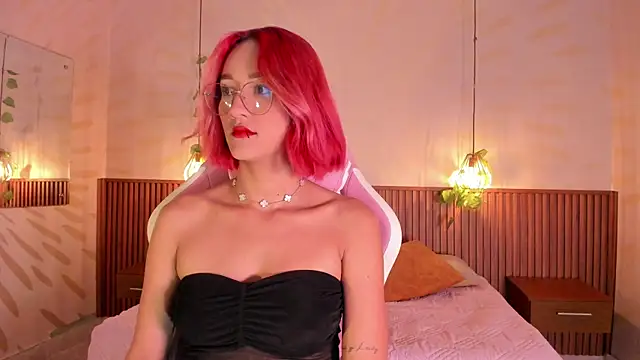 daphne courtis online show from April 14, 3:17 am