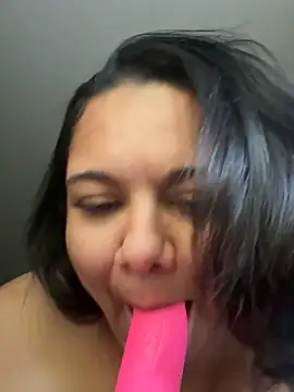 sofiacumms online show from June 14, 1:44 pm