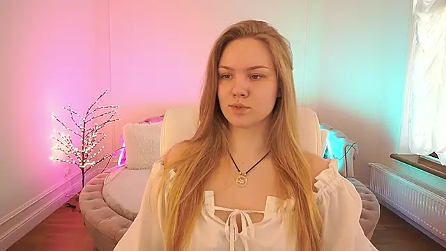 CelesteNoir online show from March 6, 7:47 am