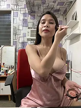 bigcock lucy online show from August 3, 8:14 pm