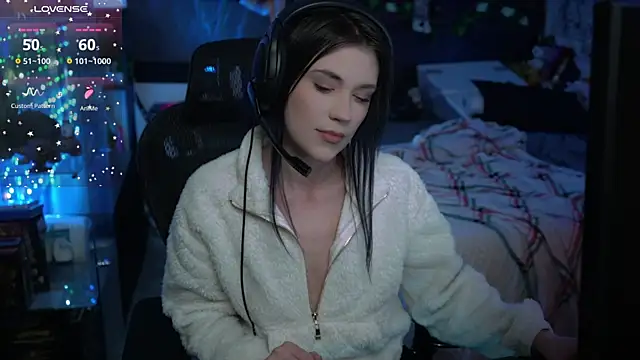 littlelune online show from April 9, 1:08 am