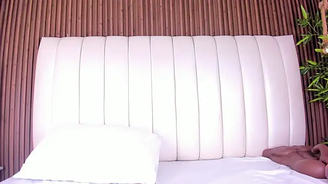 SandraMilerr online show from April 1, 4:35 am