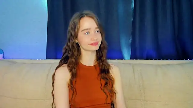 lovelyalivia online show from May 5, 8:28 am