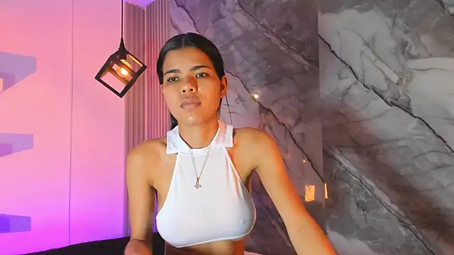 IsabellaMonet online show from May 30, 7:32 pm