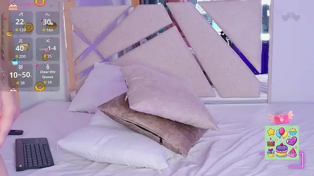 KiimBrooks online show from April 7, 11:01 am