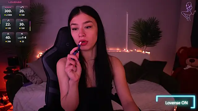 FataleNellie online show from April 7, 9:39 pm