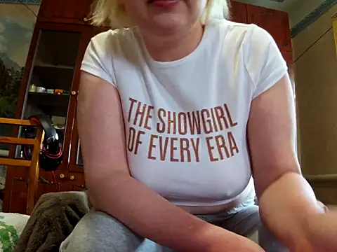 VikaKing online show from March 17, 10:30 am