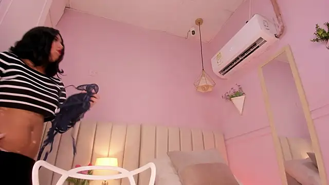  wendy x online show from April 8, 11:45 am