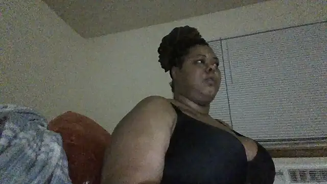 TharealBunn online show from May 5, 8:06 am