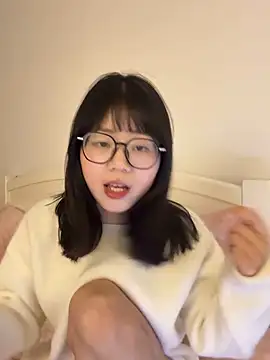 Ella-A9 online show from February 9, 5:04 pm