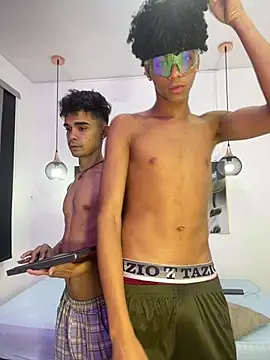 Violet Dream2 online show from March 16, 7:45 am