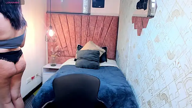 Kiara Cruz   online show from March 27, 9:15 pm