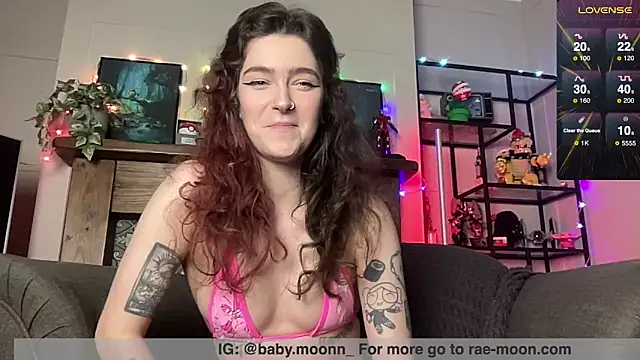 rae moonn online show from March 8, 7:07 pm