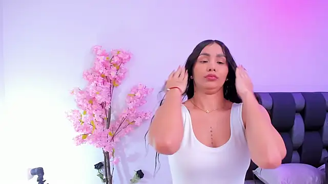 maily zanss online show from April 4, 7:56 pm