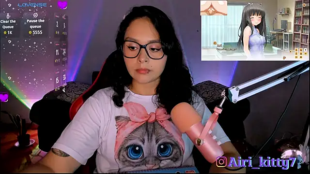 lila kitty81 online show from April 3, 9:02 pm