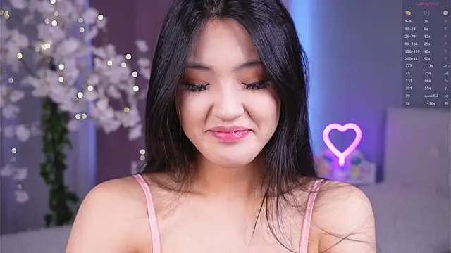 FancyEsten online show from April 23, 8:22 am