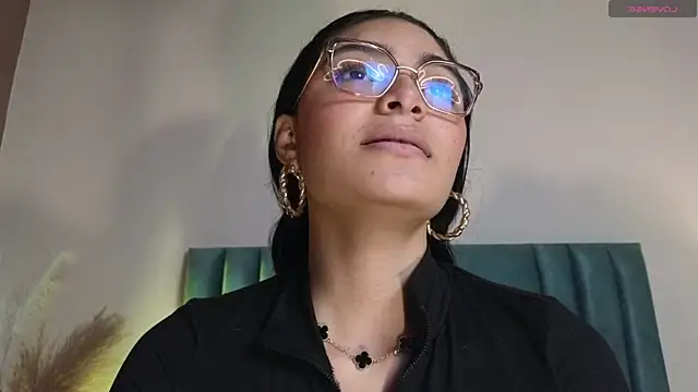 LunaAspen  online show from April 13, 6:09 pm