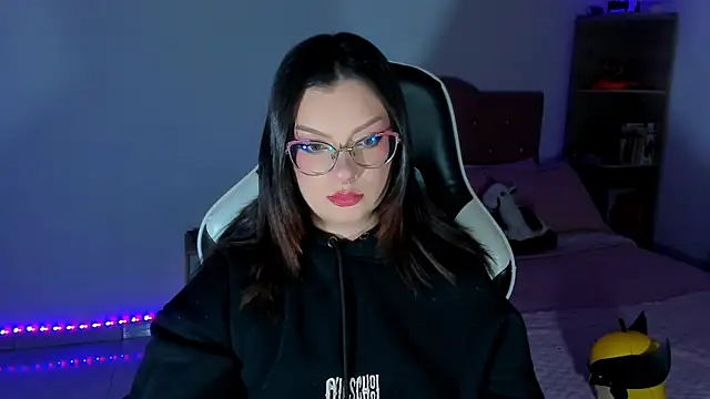 OphelianaRose33 online show from May 16, 6:51 pm