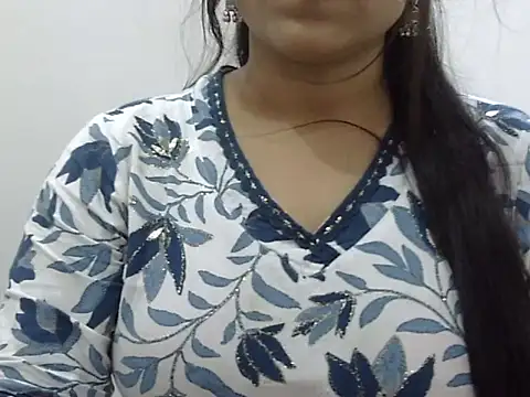 LIYO  online show from April 20, 7:55 am