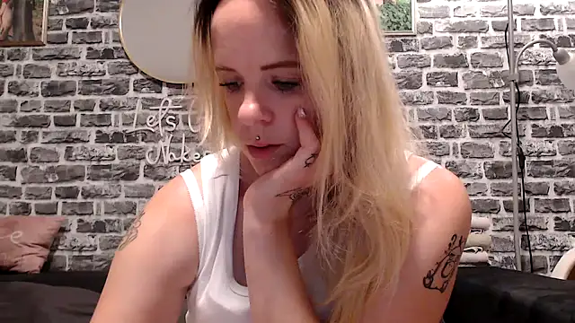 SexyMilf 37 online show from June 9, 8:30 pm